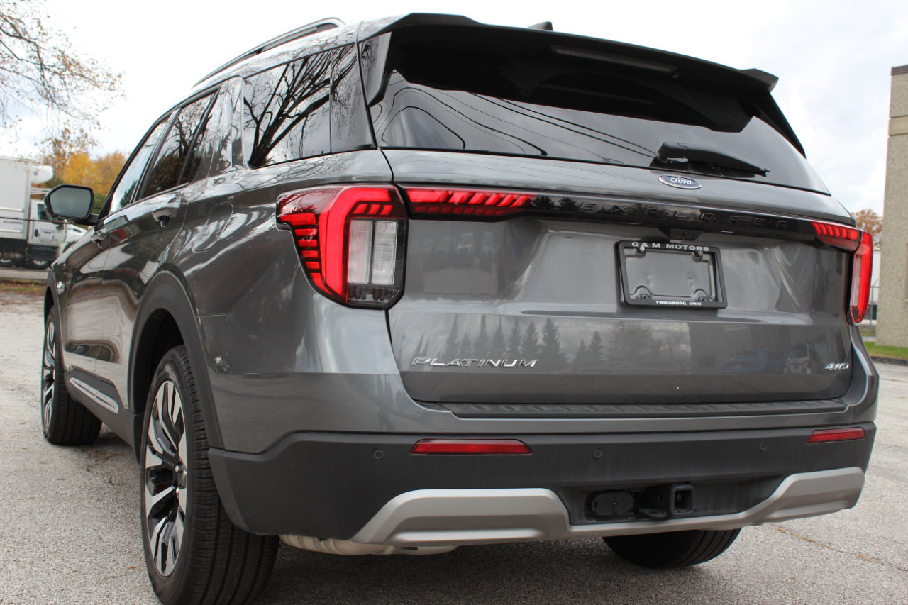 Used 2025 Ford Explorer Platinum w/ LUX Leather Package image 9