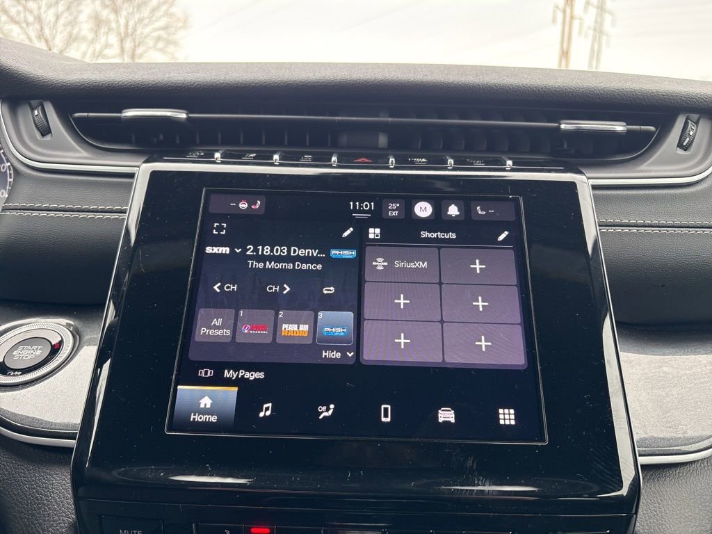 Used 2023 Jeep Grand Cherokee L Laredo image 17