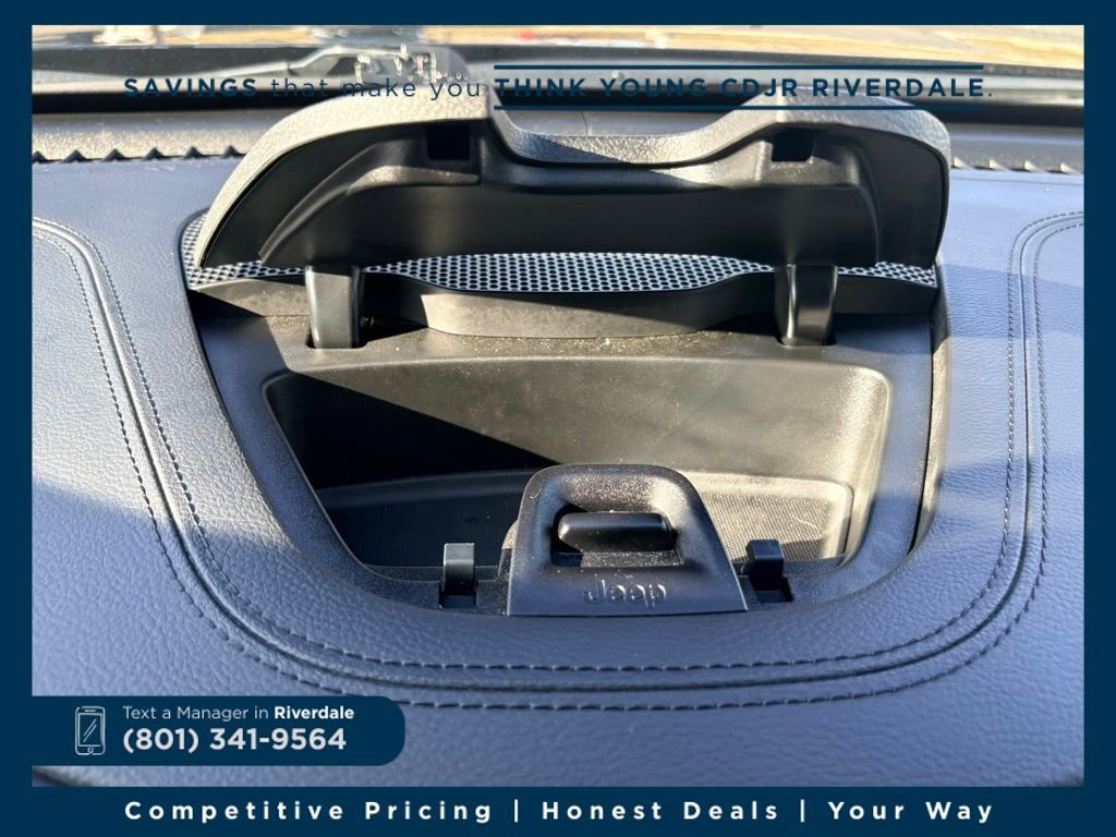 Used 2021 Jeep Cherokee Latitude Lux w/ Comfort/Convenience Group image 26