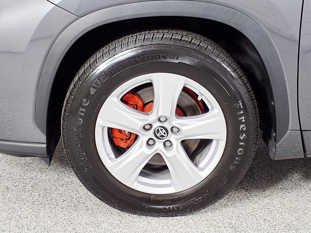 Used 2023 Toyota Highlander L image 24