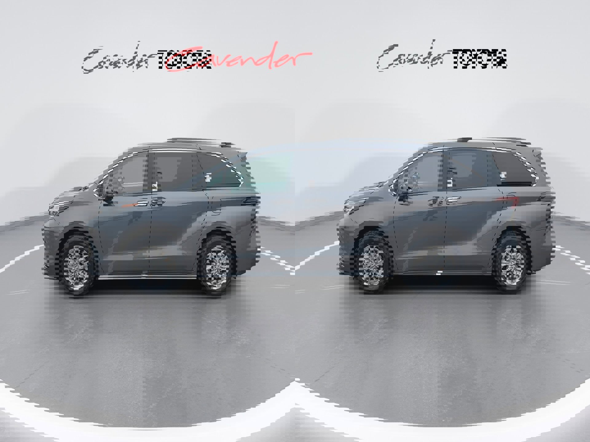 Certified 2025 Toyota Sienna XLE image 5