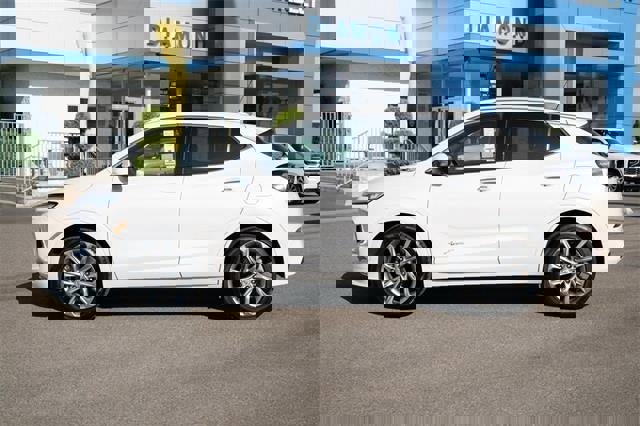 Used 2025 Buick Encore GX Avenir w/ Avenir Technology Package image 7