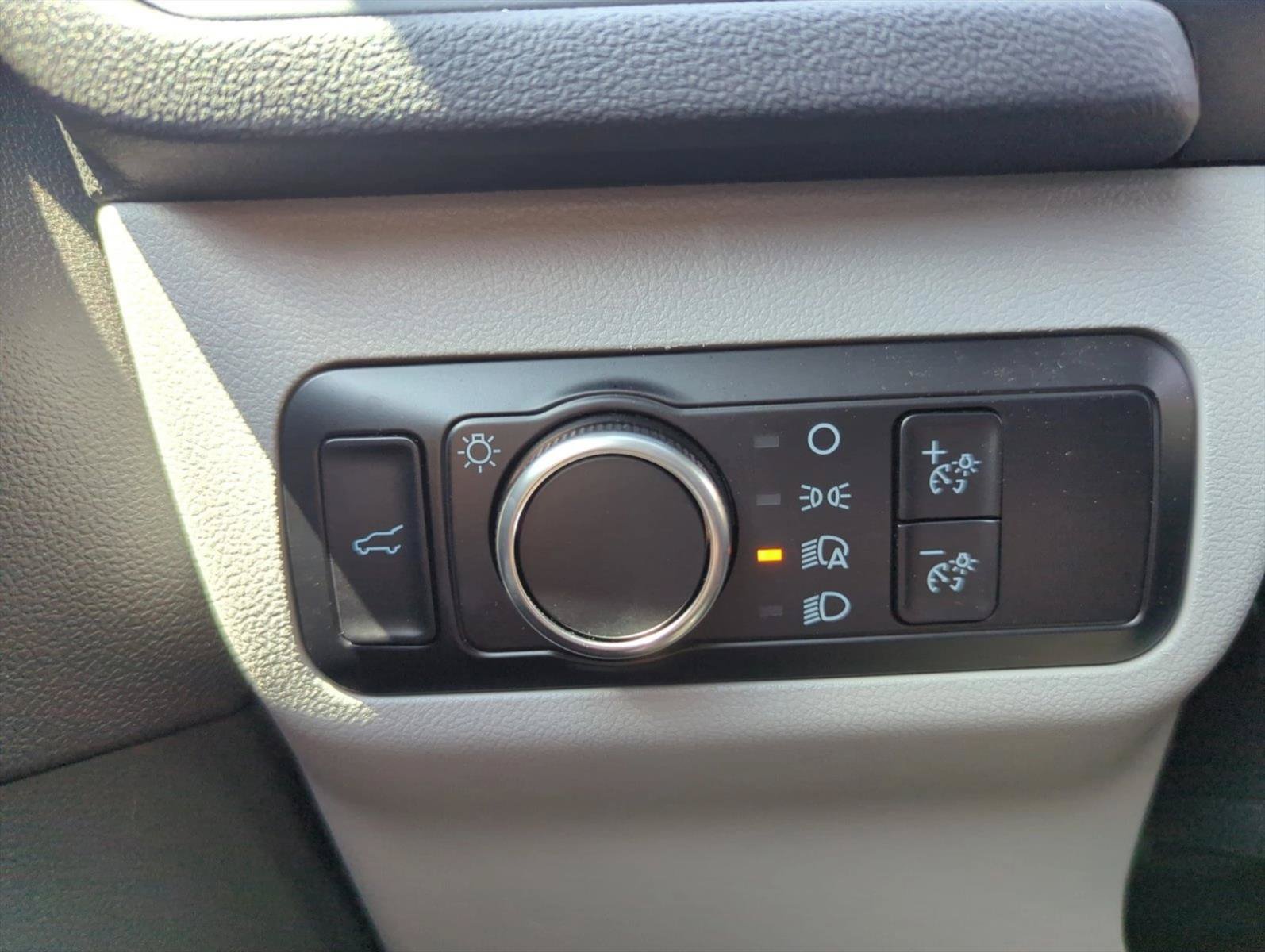 Used 2024 Ford Escape Active w/ Cold Weather Package FWD image 22