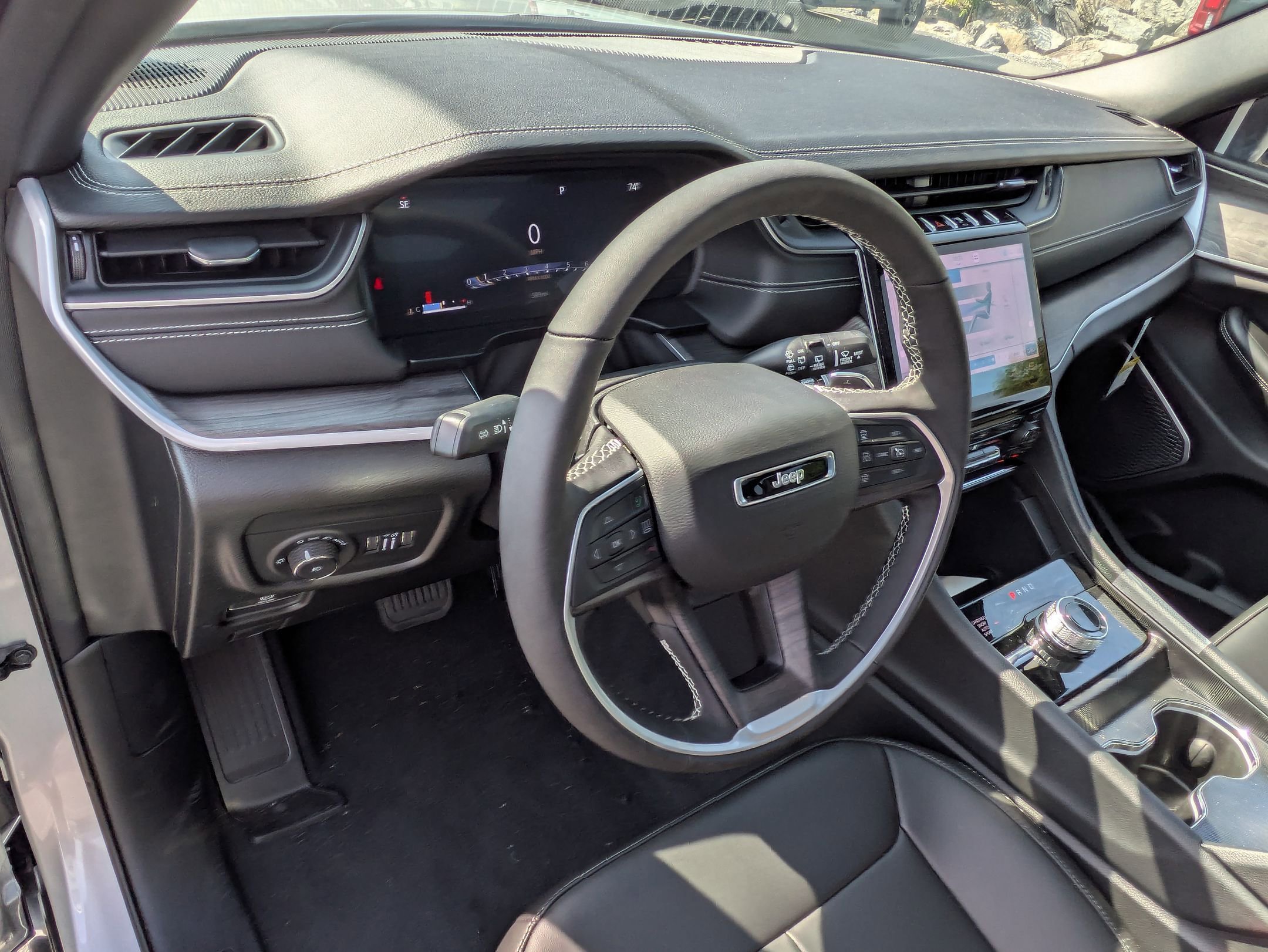 New 2025 Jeep Grand Cherokee L Limited w/ Black Appearance Package image 10