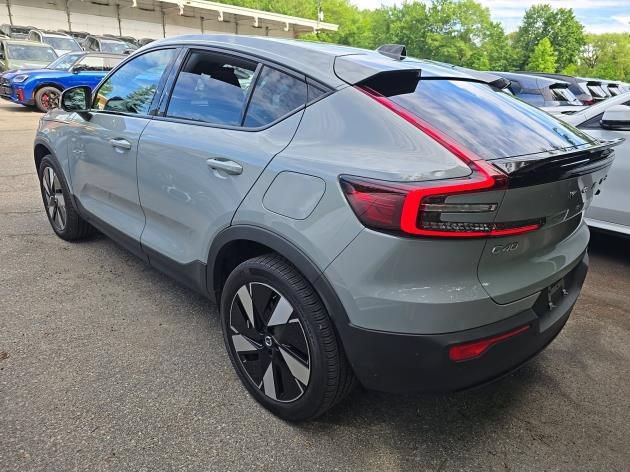 Certified 2024 Volvo C40 Recharge Core AWD/4WD image 3