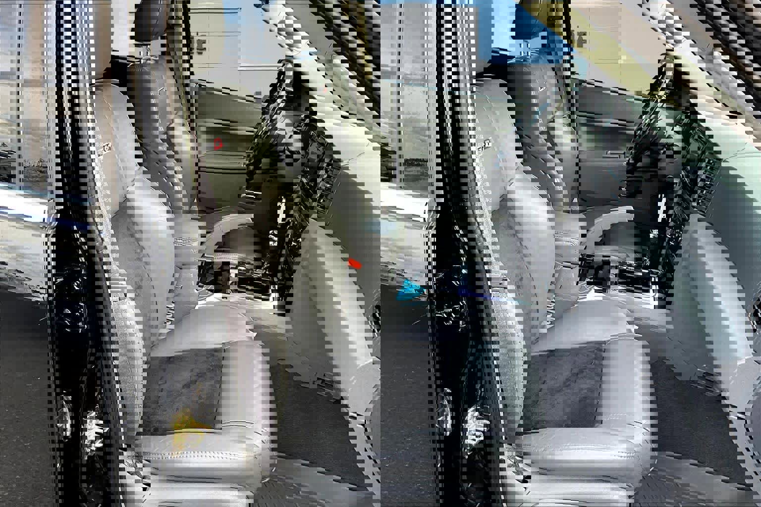 Used 2007 Jeep Grand Cherokee SRT8 w/ SRT Option Group I image 14