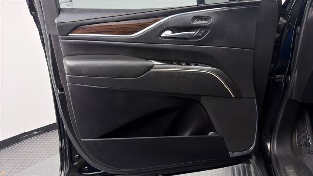 Used 2022 Cadillac Escalade ESV Sport Platinum w/ LPO, ONYX Package AWD/4WD image 14