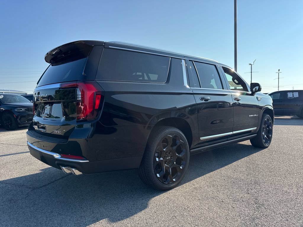 New 2026 GMC Yukon XL Denali w/ Denali Reserve Package AWD/4WD image 6