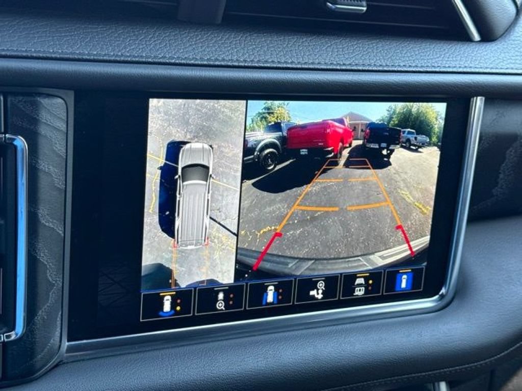 Used 2024 GMC Yukon Denali AWD/4WD image 46