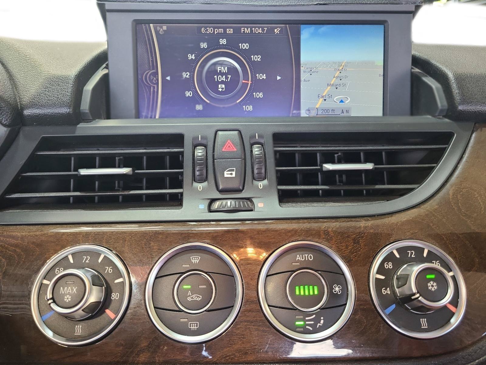 Used 2011 BMW Z4 sDrive30i RWD image 14
