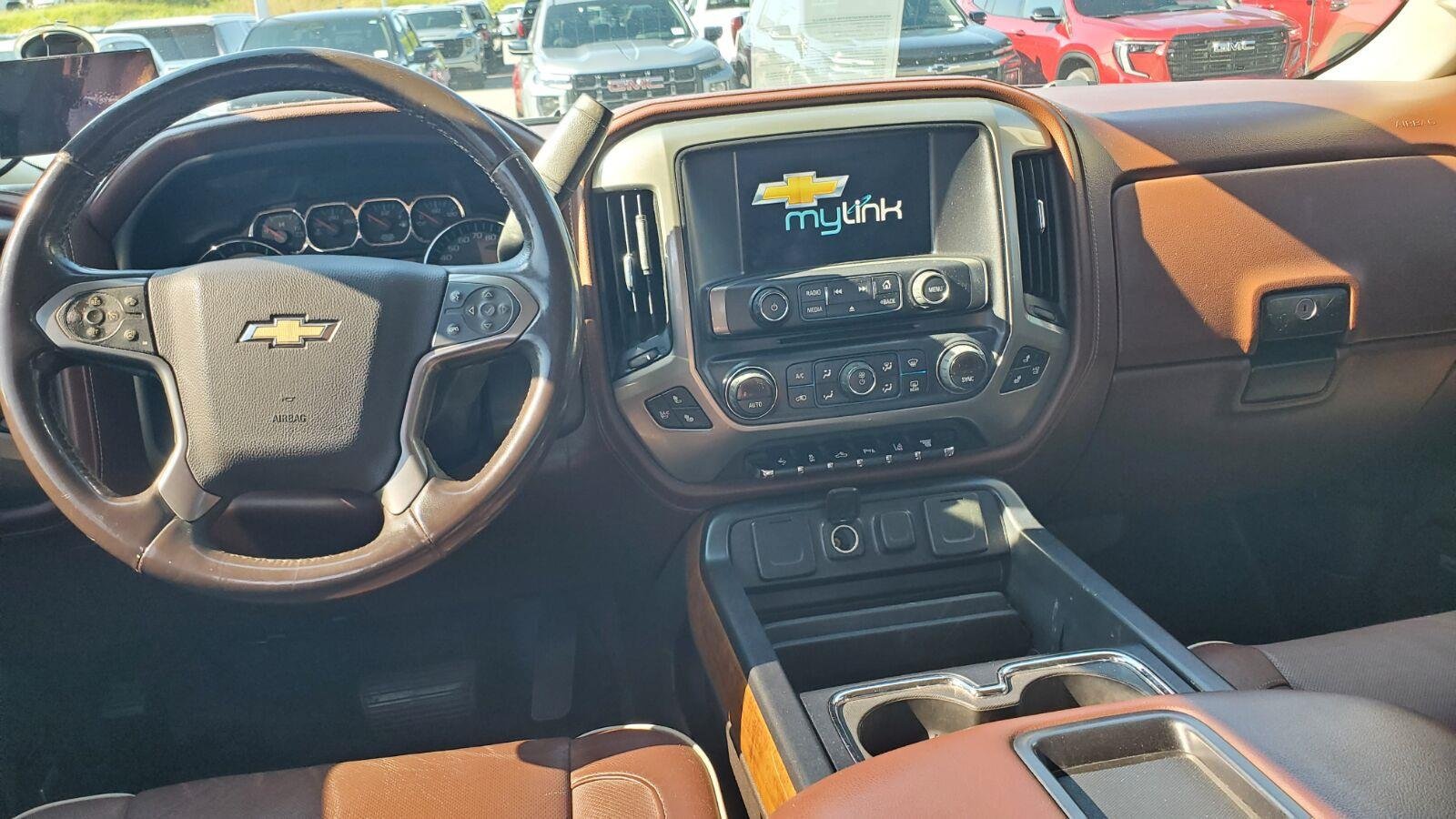 Used 2015 Chevrolet Silverado 2500 High Country w/ Duramax Plus Package AWD/4WD image 7