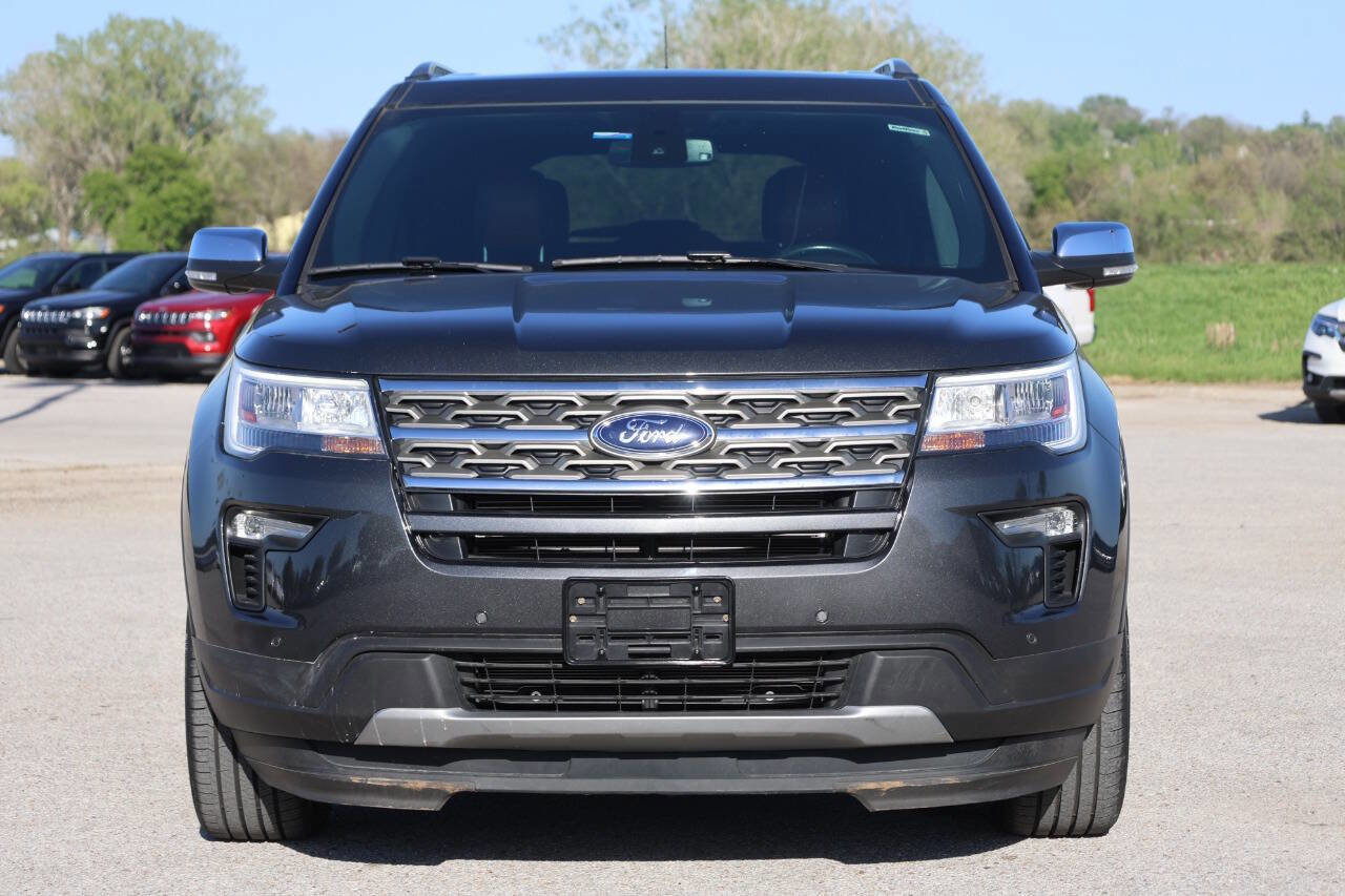 Used 2019 Ford Explorer XLT w/ Equipment Group 202A AWD/4WD image 2