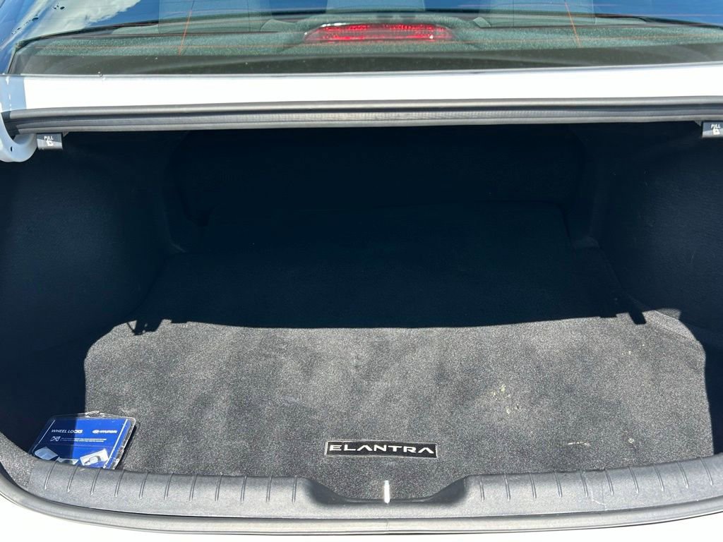 Used 2025 Hyundai Elantra Sport FWD image 61