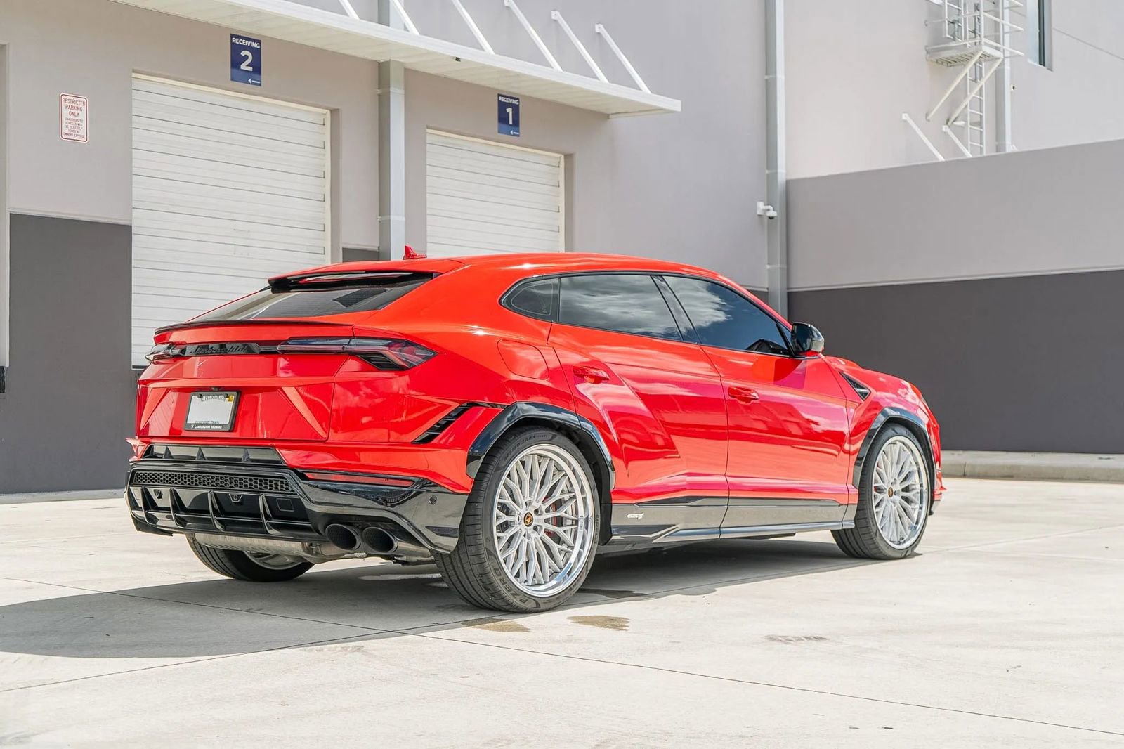 Used 2023 Lamborghini Urus S AWD/4WD image 11