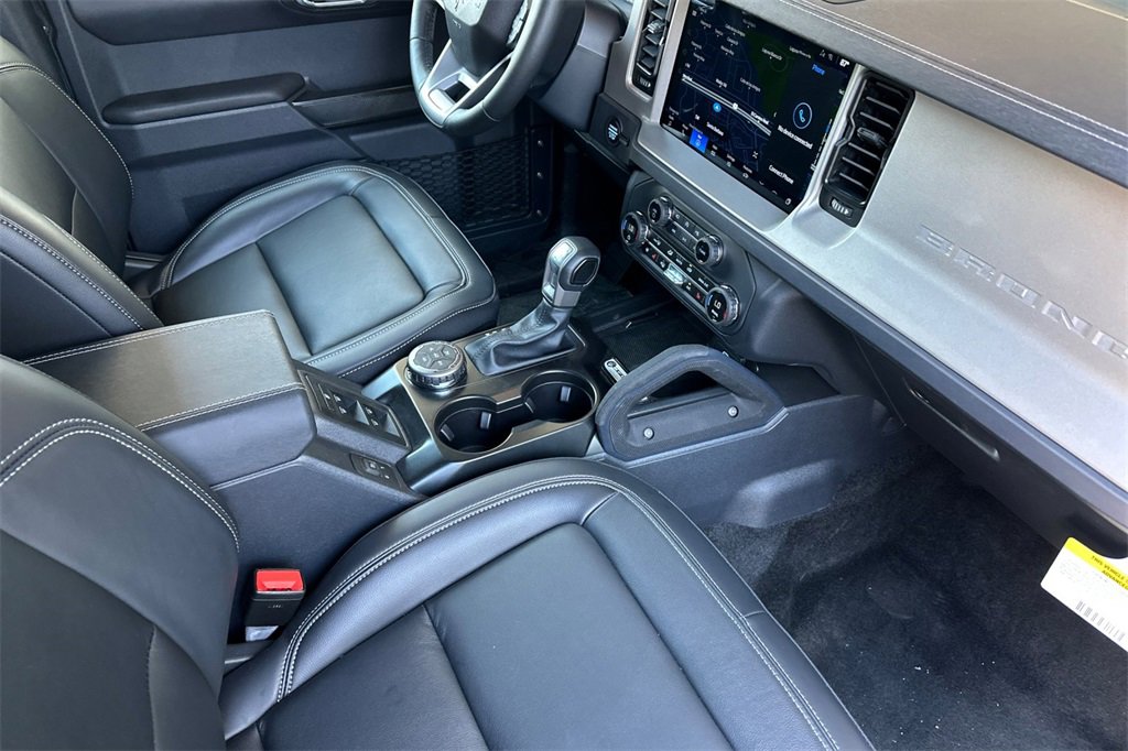 New 2025 Ford Bronco Outer Banks w/ Sasquatch Package image 13