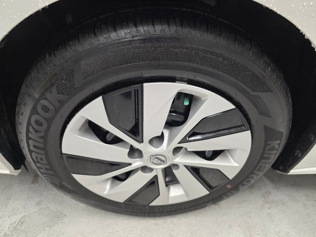 Used 2025 Nissan Altima 2.5 S FWD image 9
