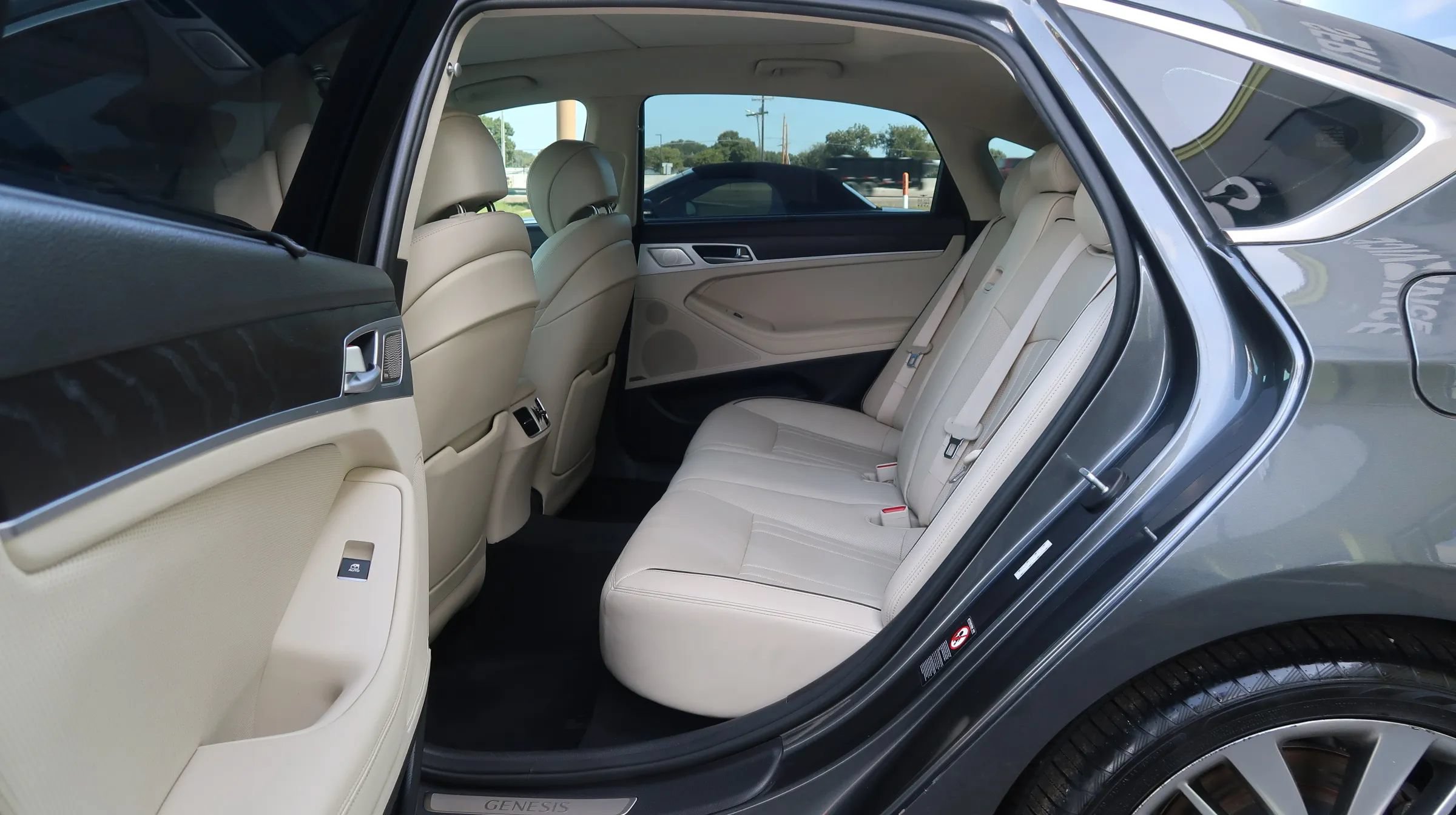Used 2018 Genesis G80 5.0 Ultimate AWD/4WD image 19