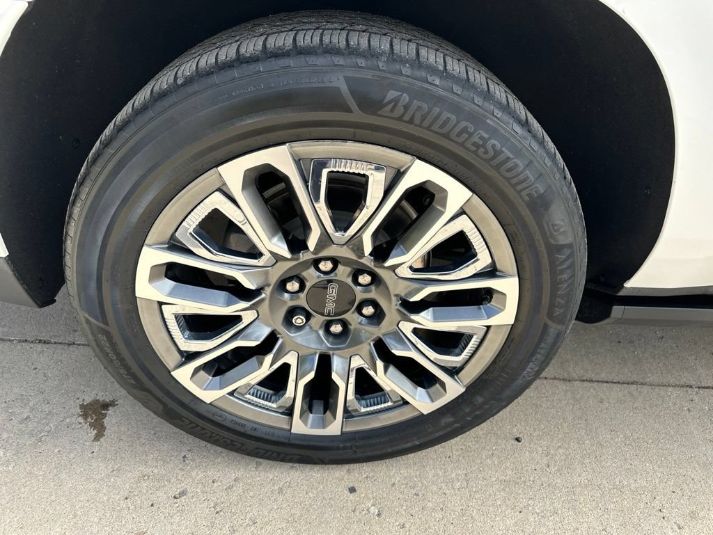 Certified 2023 GMC Yukon XL Denali Ultimate AWD/4WD image 44