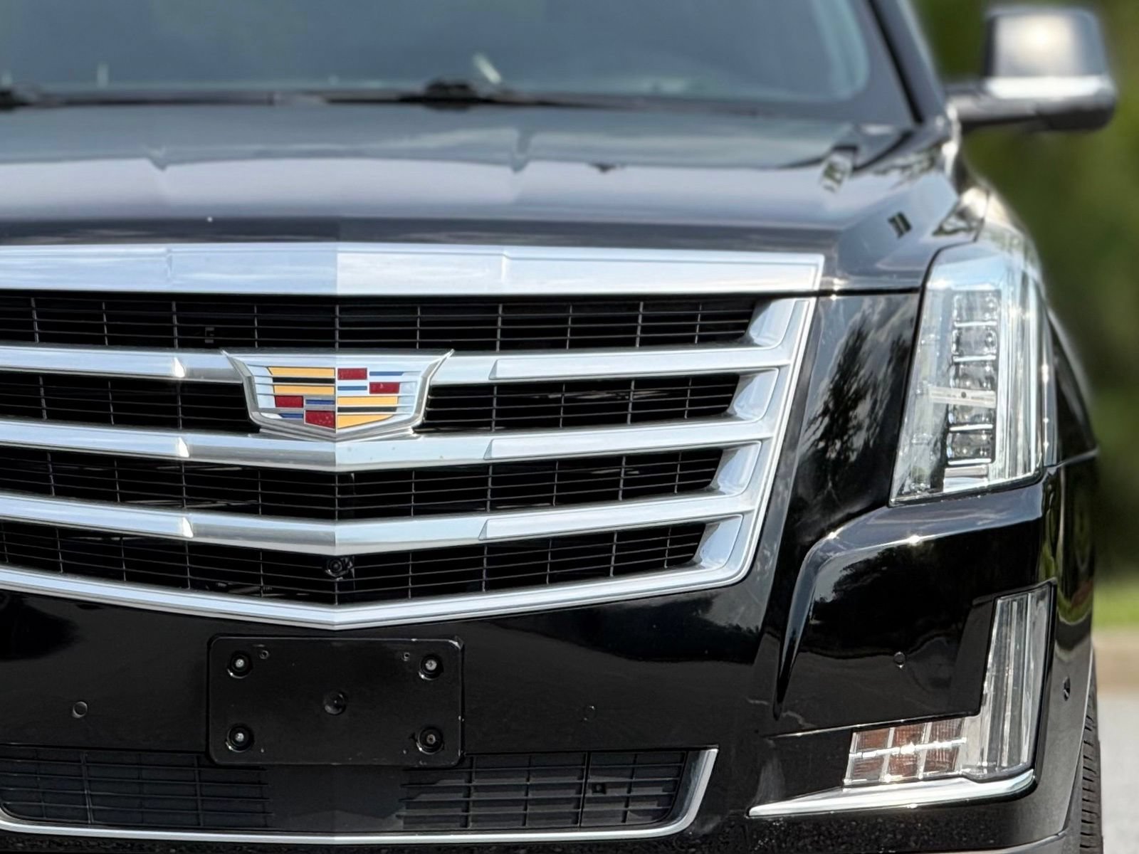 Used 2018 Cadillac Escalade Premium Luxury RWD image 15