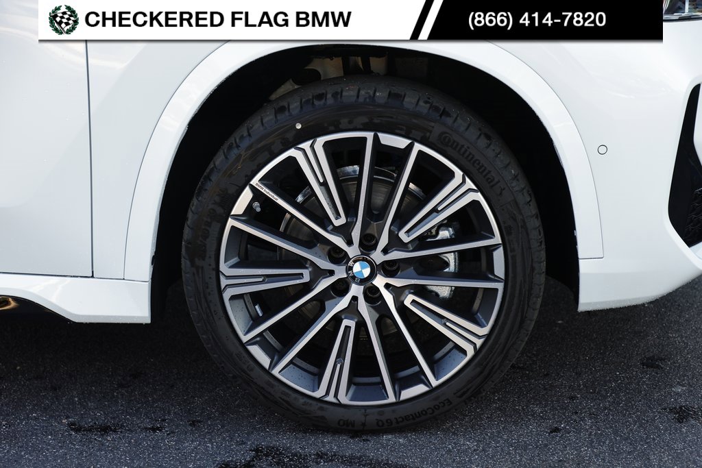 Certified 2025 BMW X1 xDrive28i w/ Technology Package image 4