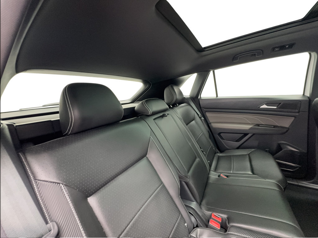 Used 2023 Volkswagen Atlas Cross Sport SE w/ Panoramic Sunroof Package FWD image 31