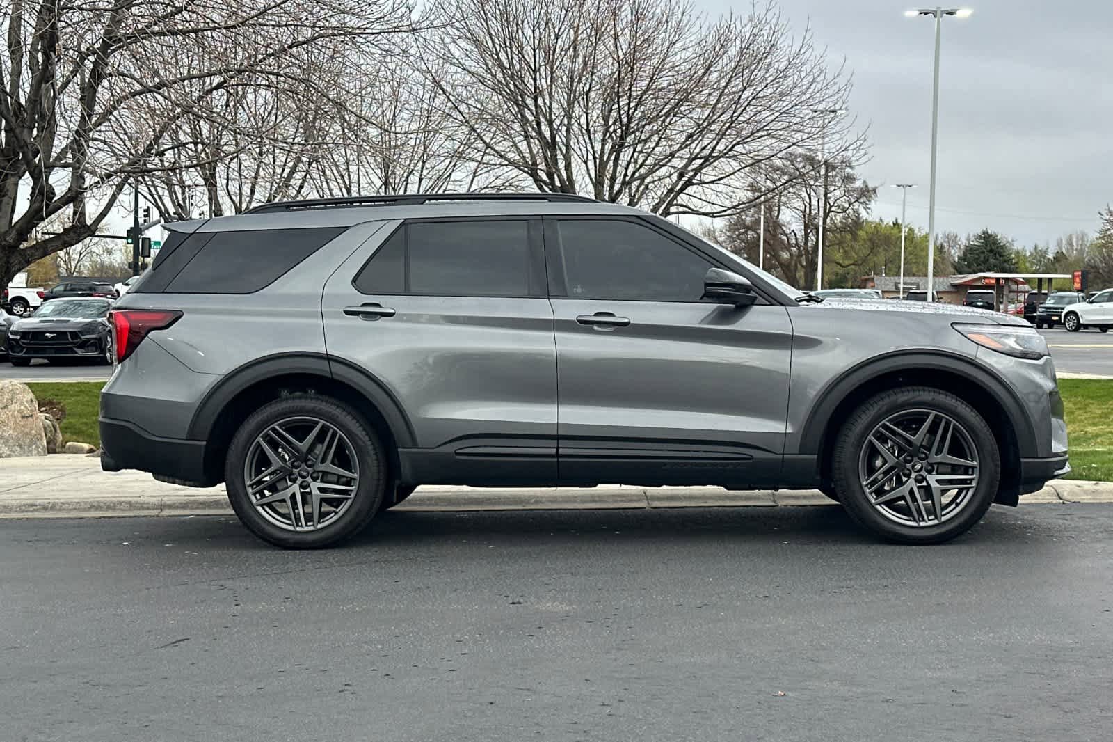 Certified 2026 Ford Explorer ST-Line image 8