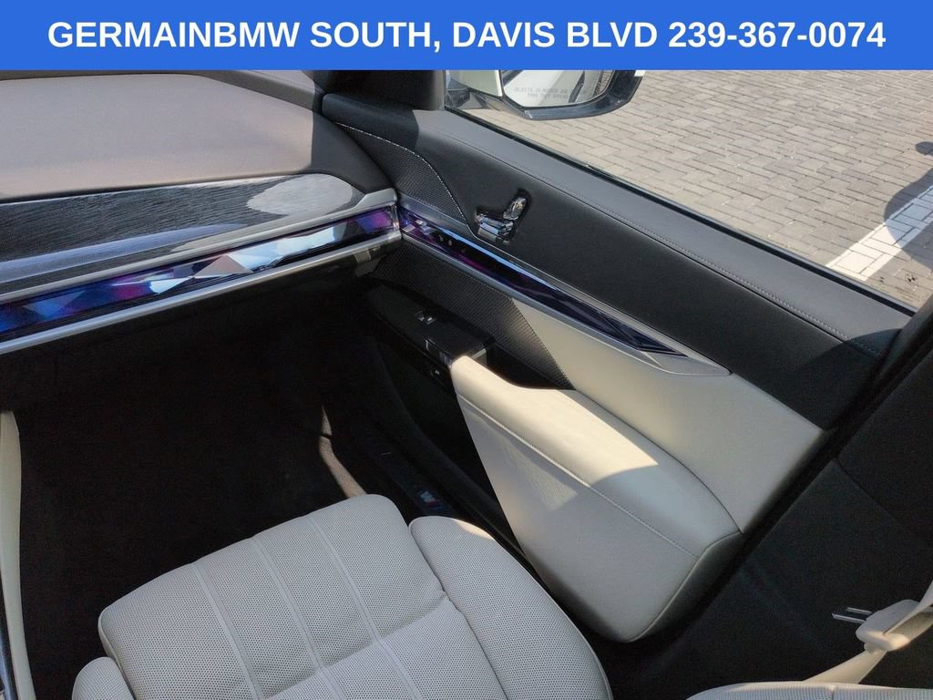Certified 2025 BMW 760i xDrive AWD/4WD image 18