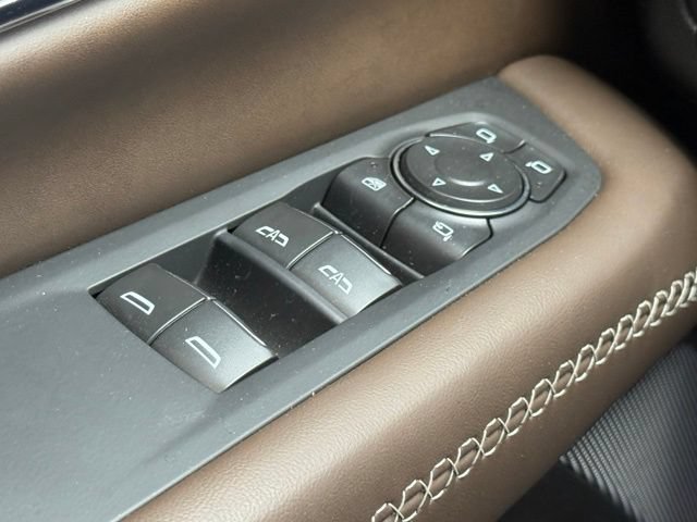 Used 2025 GMC Yukon Denali Ultimate AWD/4WD image 31