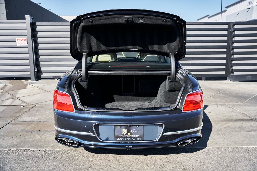 Used 2024 Bentley Flying Spur V8 AWD/4WD image 17