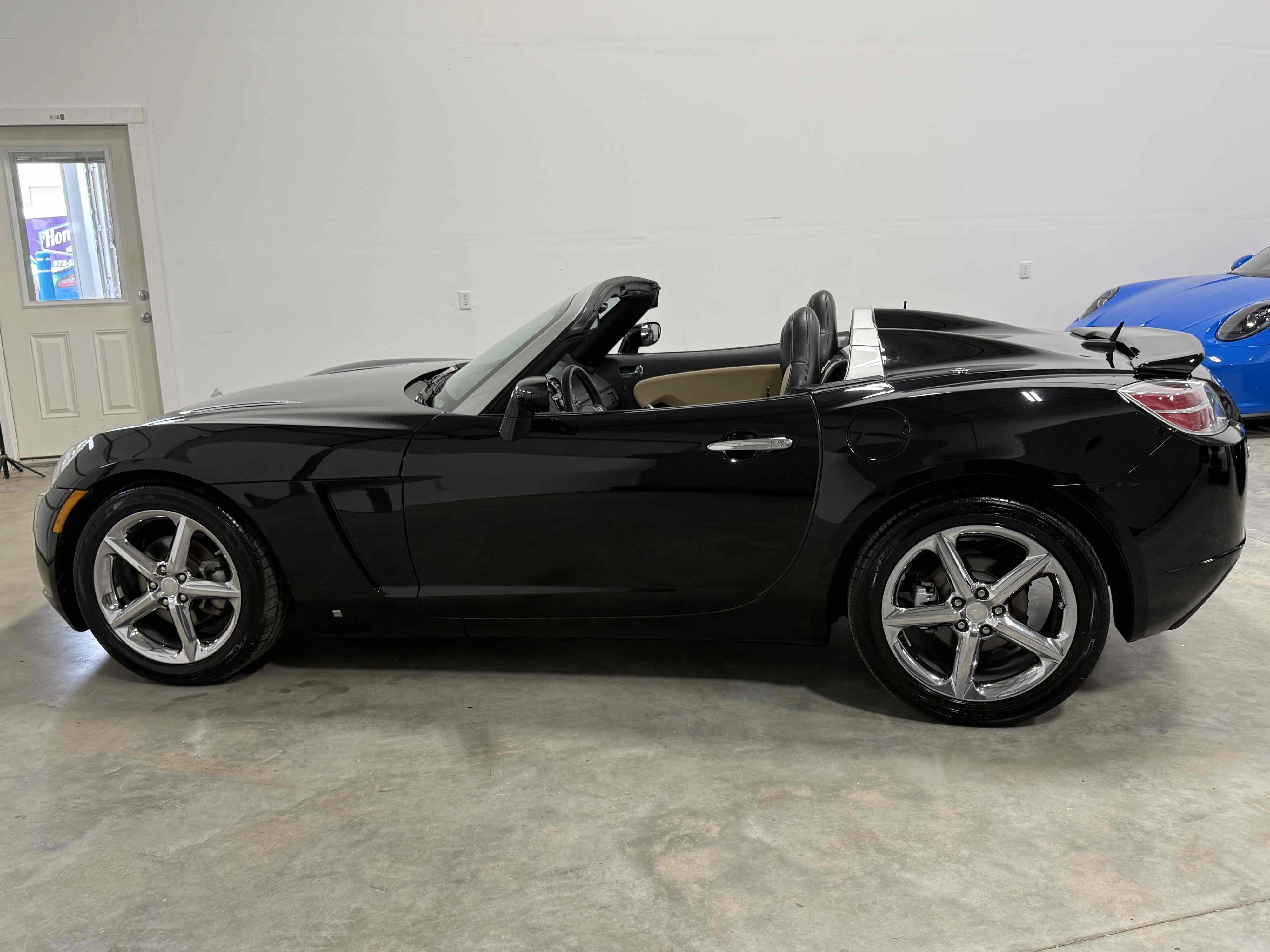 Used 2009 Saturn Sky w/ Premium Trim Package RWD image 45