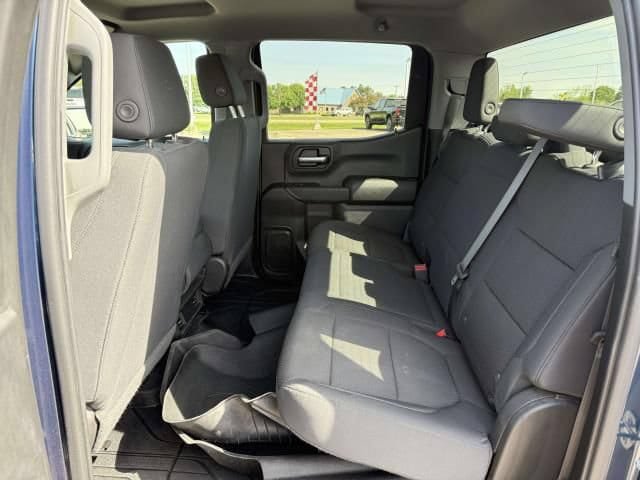 Used 2020 Chevrolet Silverado 1500 Custom w/ Custom Value Package AWD/4WD image 12