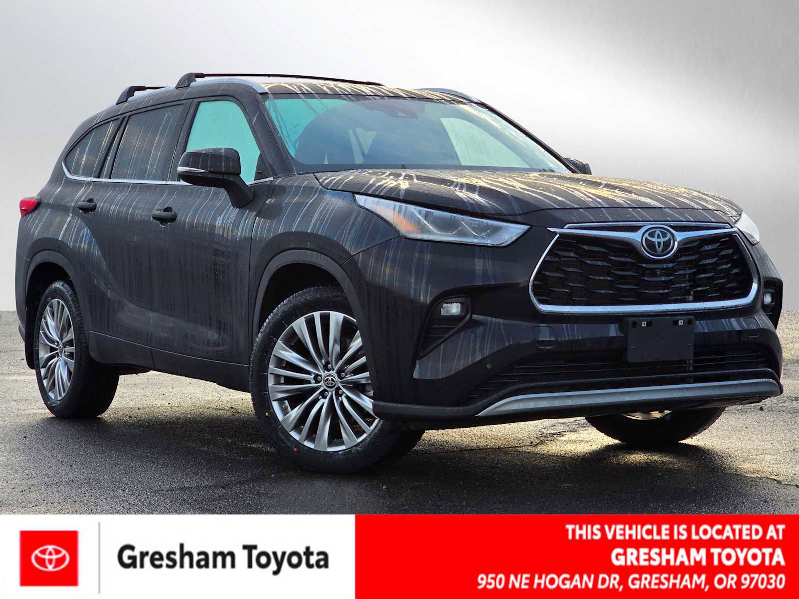 Used 2024 Toyota Highlander Platinum image 1