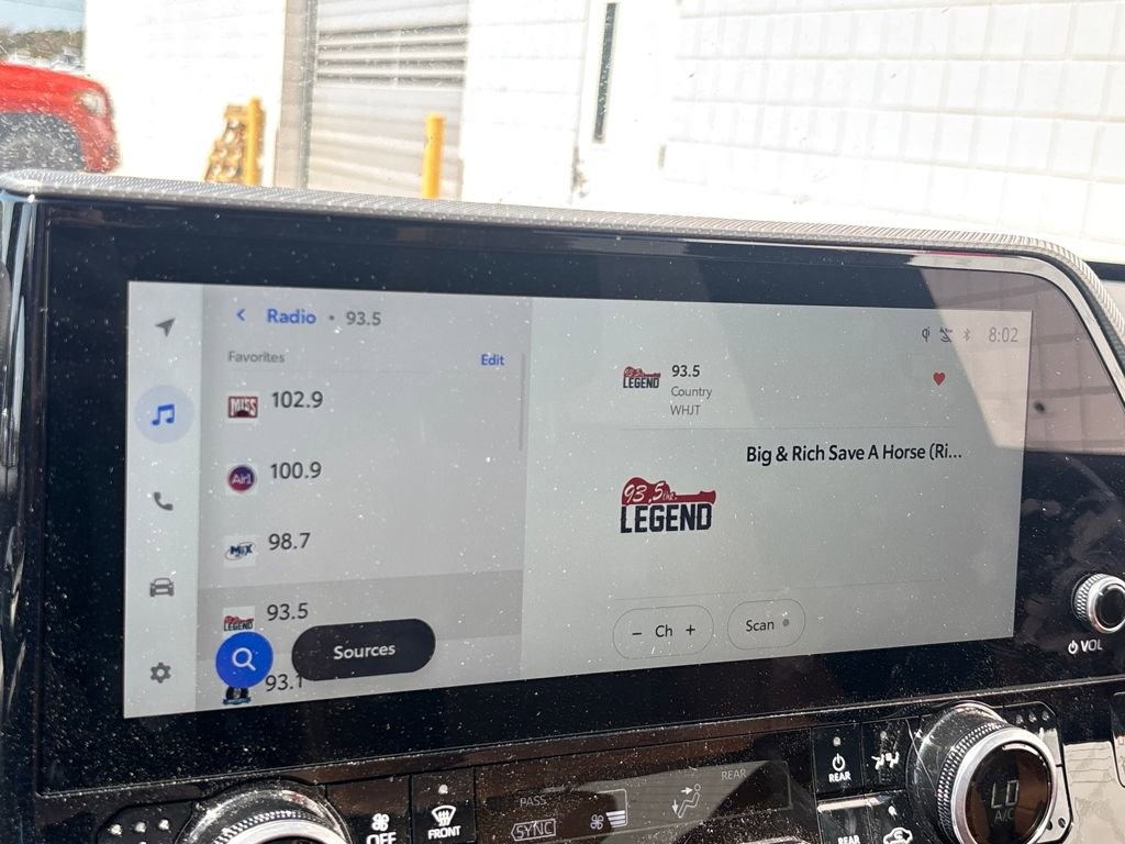 Used 2025 Toyota Highlander Platinum image 12