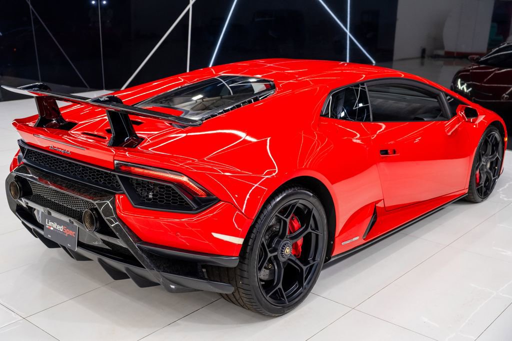 Used 2020 Lamborghini Huracan EVO image 16