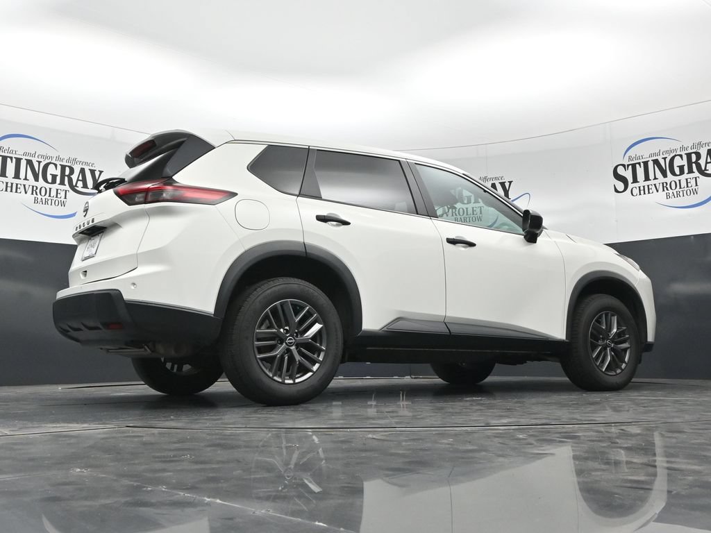 Used 2024 Nissan Rogue S FWD image 35