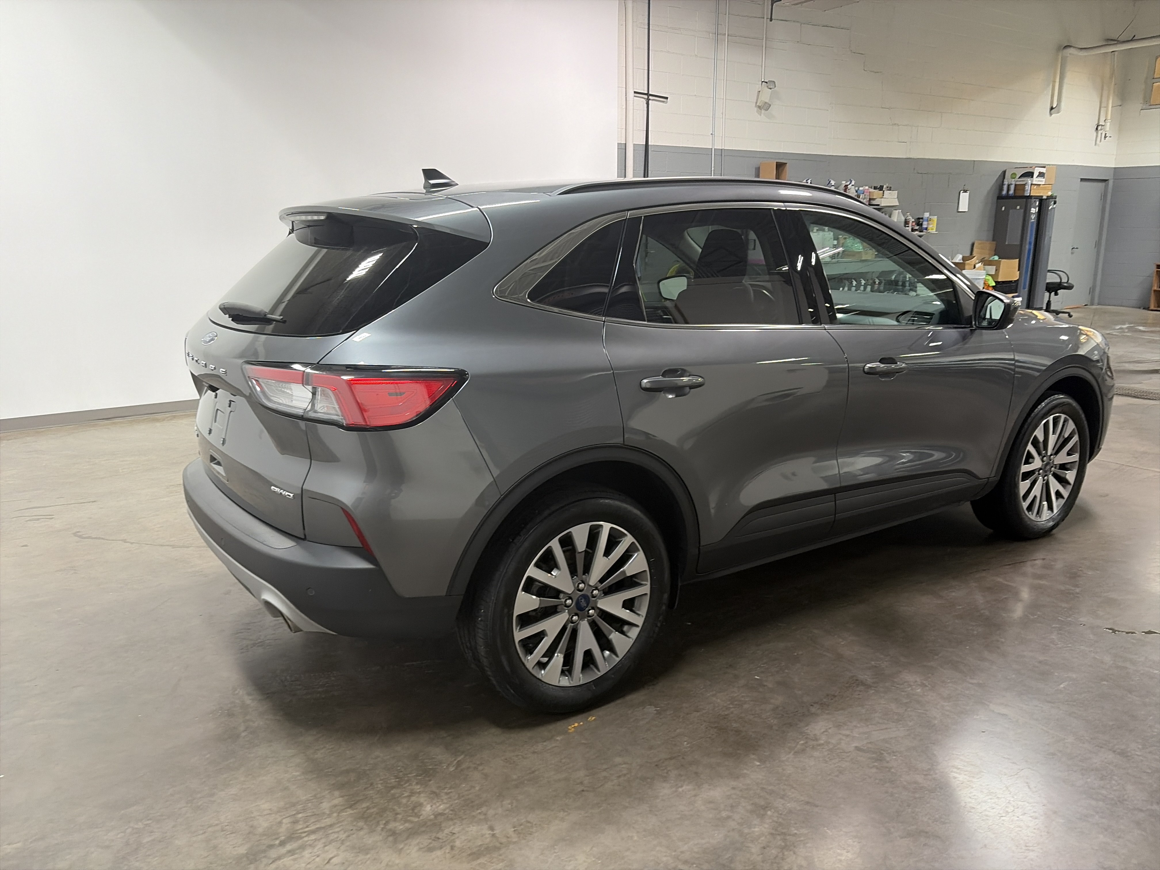 Used 2022 Ford Escape Titanium AWD/4WD video 3
