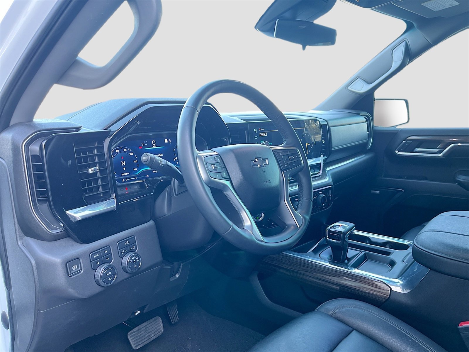 Used 2023 Chevrolet Silverado 1500 LT Trail Boss w/ Convenience Package II image 9