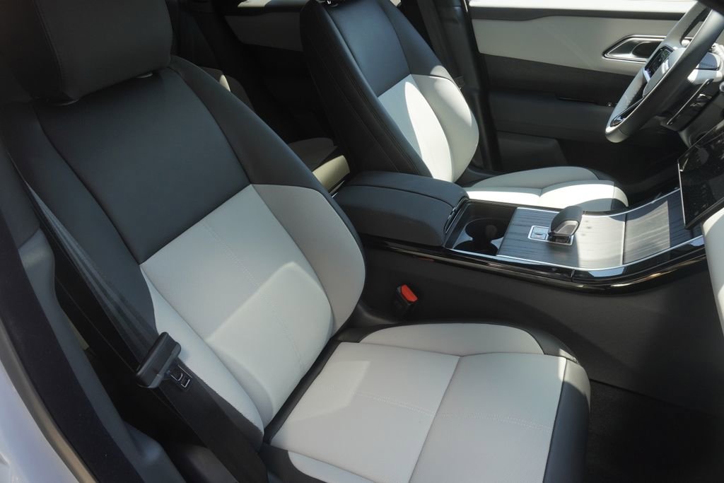 New 2026 Land Rover Range Rover Velar Dynamic SE image 24