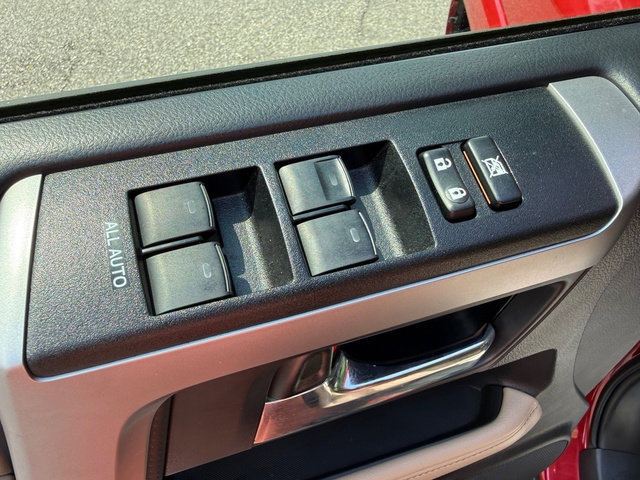 Used 2020 Toyota 4Runner SR5 AWD/4WD image 12