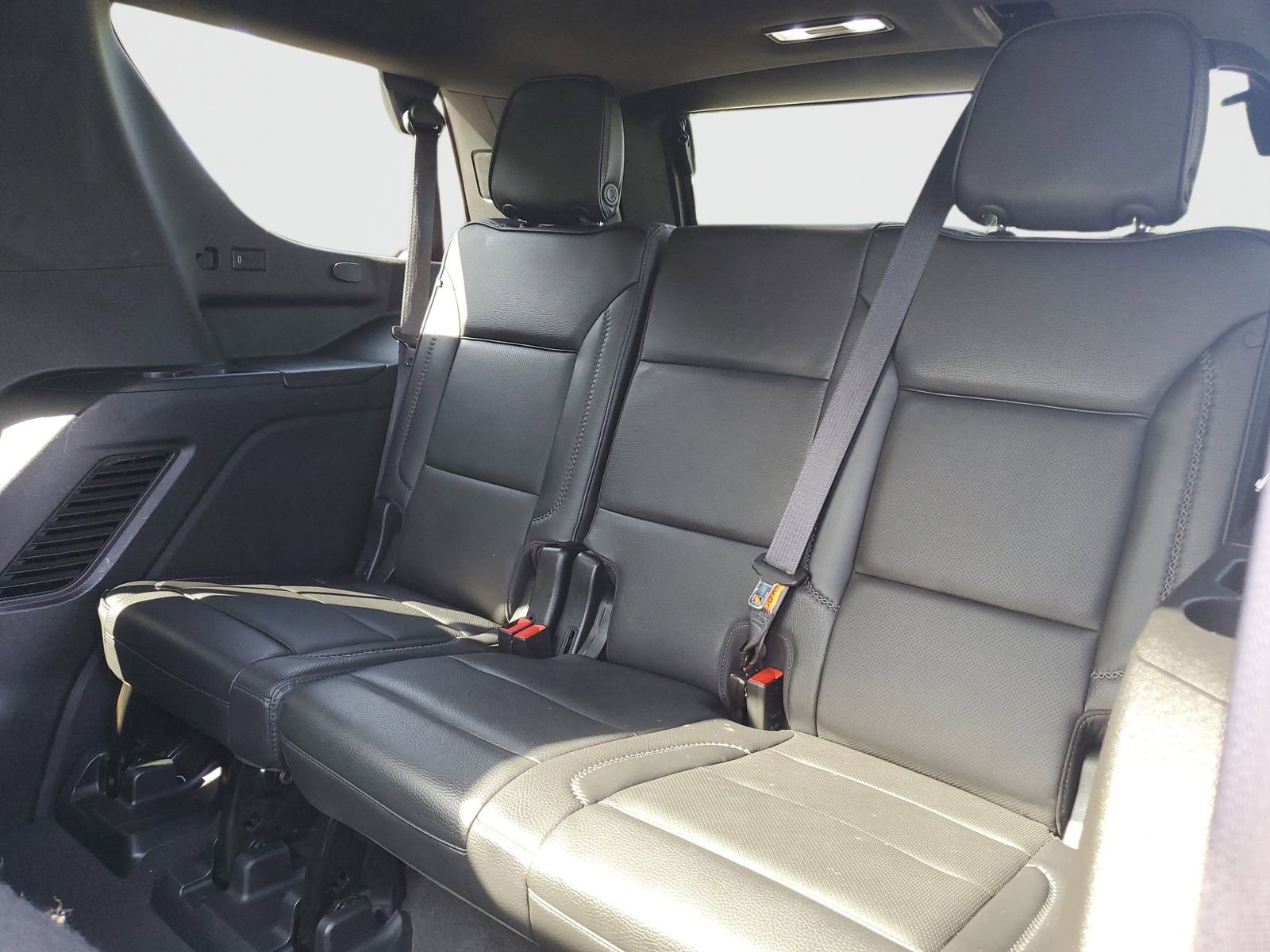 Used 2023 GMC Yukon Denali image 17