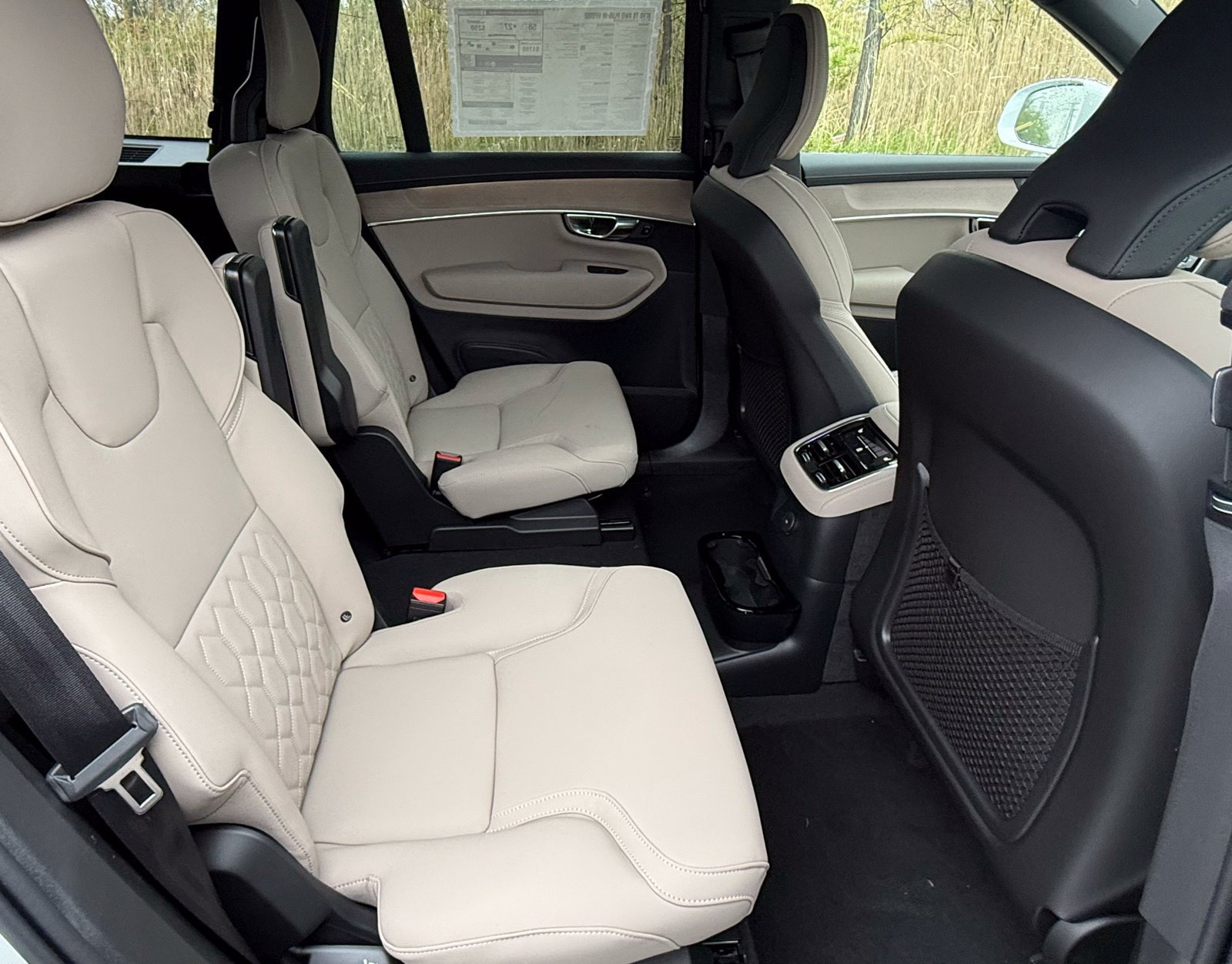New 2026 Volvo XC90 T8 Plus w/ Protection Package Premier AWD/4WD image 17