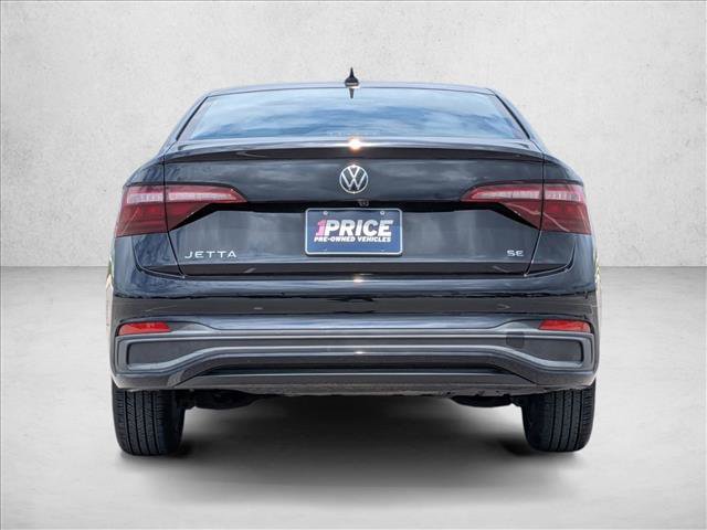 Used 2023 Volkswagen Jetta SE w/ Panoramic Sunroof Package image 6