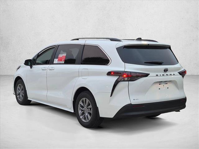 New 2026 Toyota Sienna LE FWD image 8