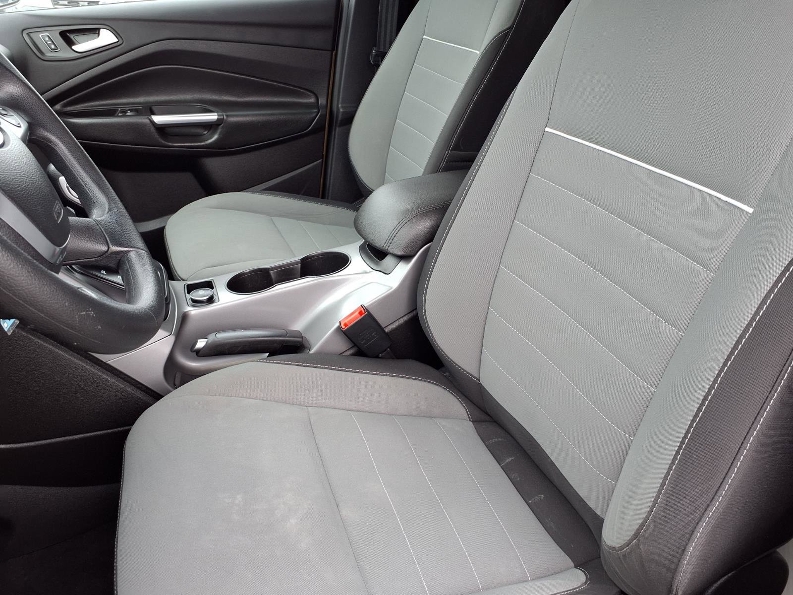 Used 2015 Ford Escape SE image 3