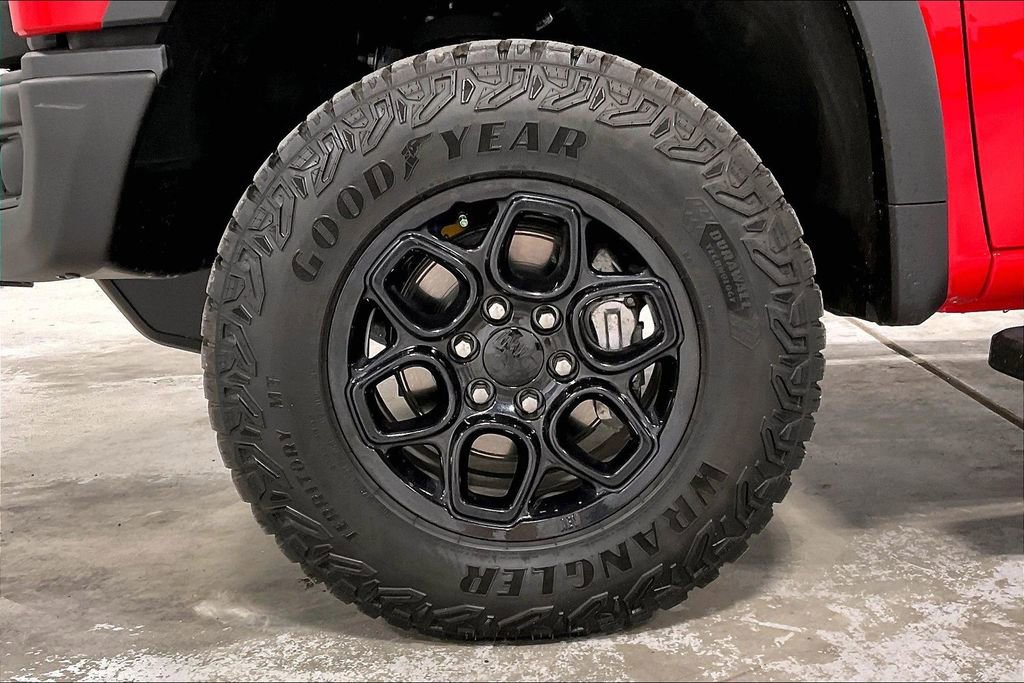 Used 2024 Chevrolet Silverado 1500 ZR2 w/ ZR2 Bison Edition AWD/4WD image 10