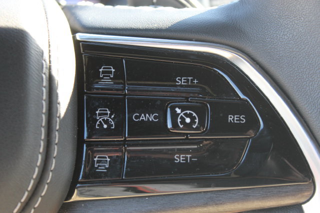 Used 2021 Jeep Grand Cherokee L Overland w/ Luxury Tech Group IV AWD/4WD image 17