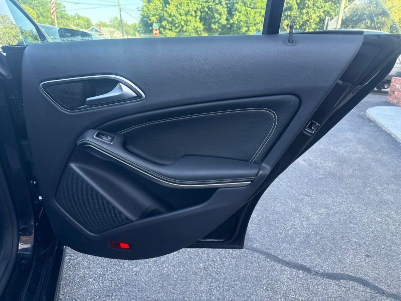 Used 2016 Mercedes-Benz CLA 250 4MATIC image 19