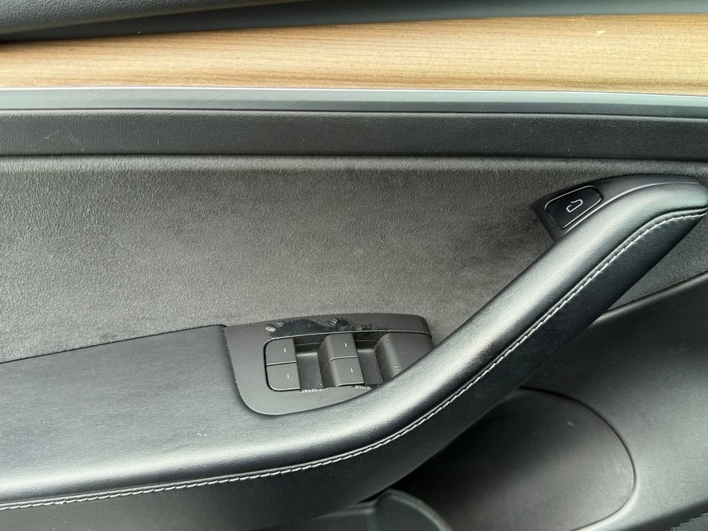 Used 2022 Tesla Model 3 Performance AWD/4WD image 11