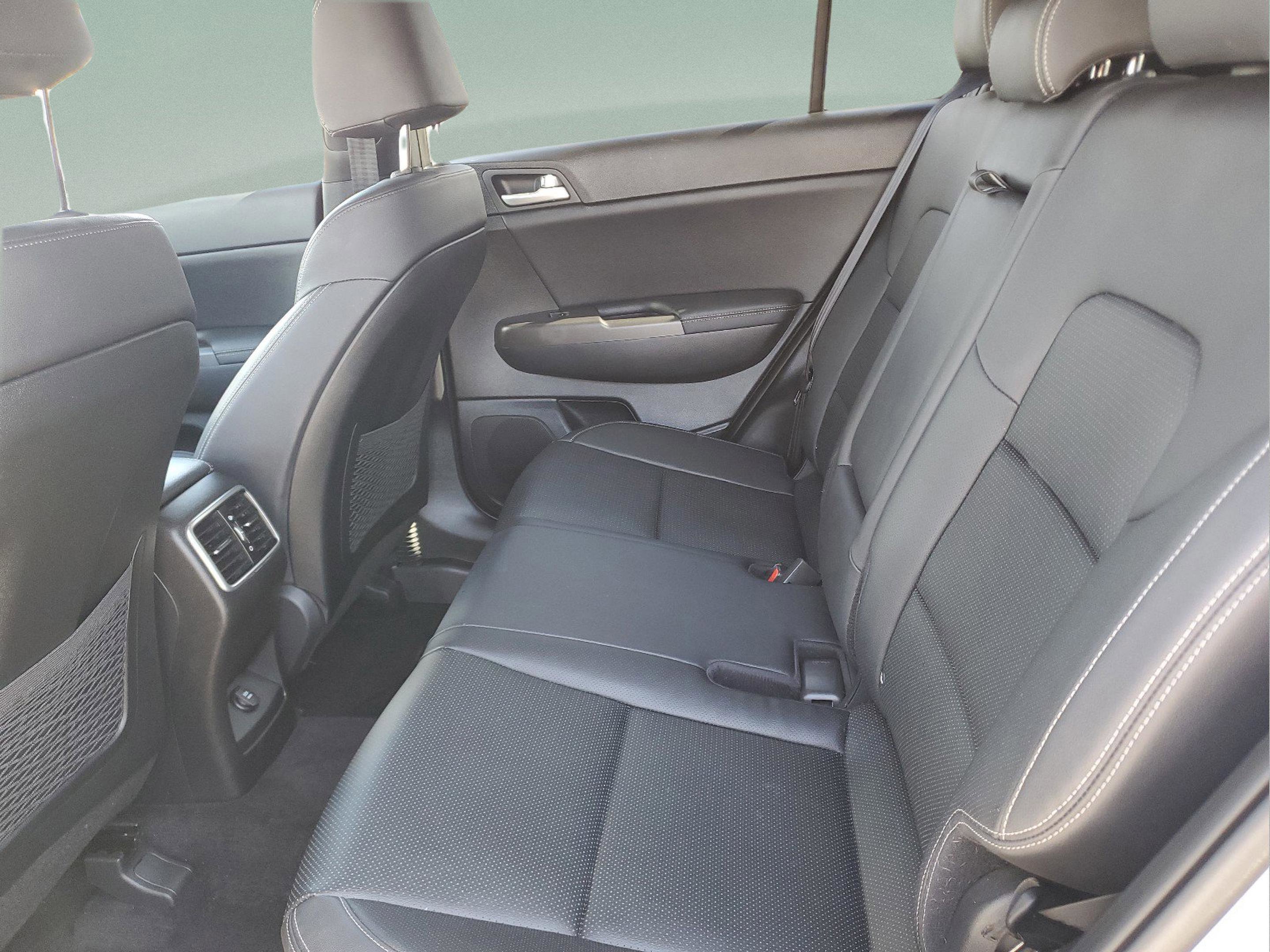 Used 2020 Kia Sportage S image 11