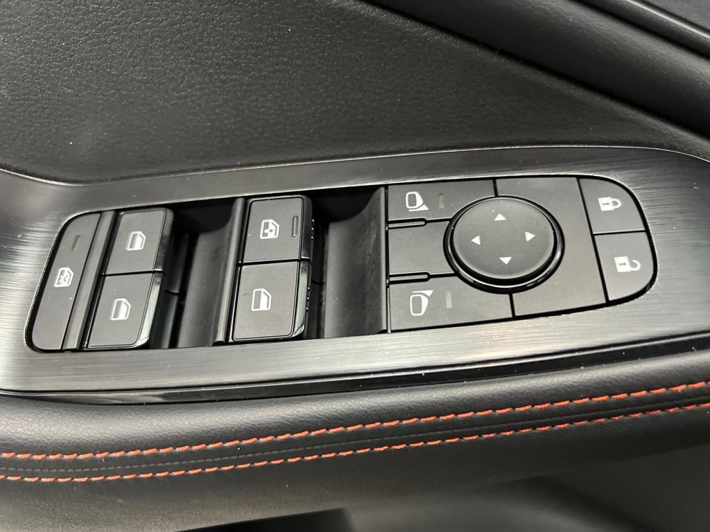 Used 2025 Nissan Rogue SV image 12